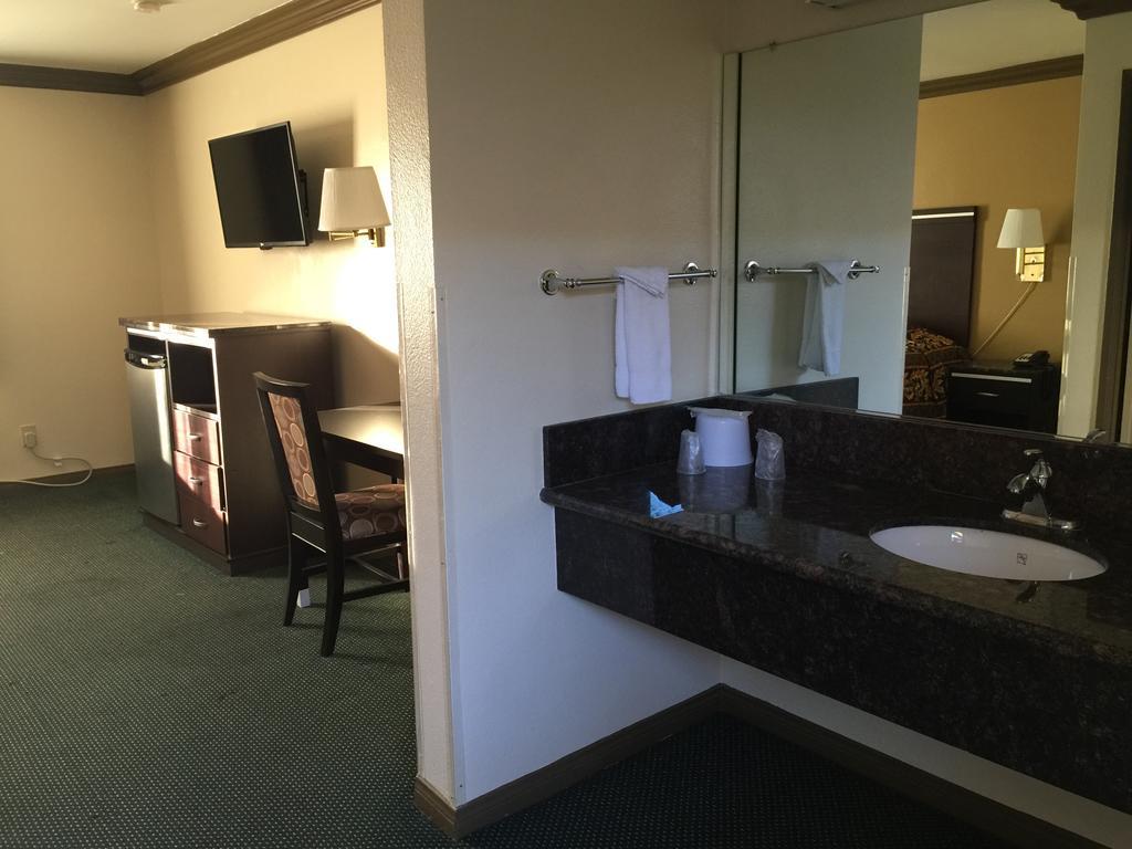 Mountain Inn オンタリオ 部屋 写真